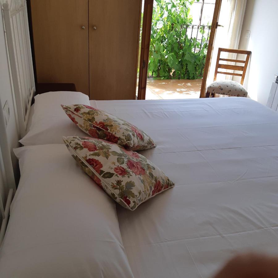 Aparthotel Cal Sabata à Estany Extérieur photo